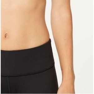 LULULEMON LOW-RISE CROP TIGHT, BLACK